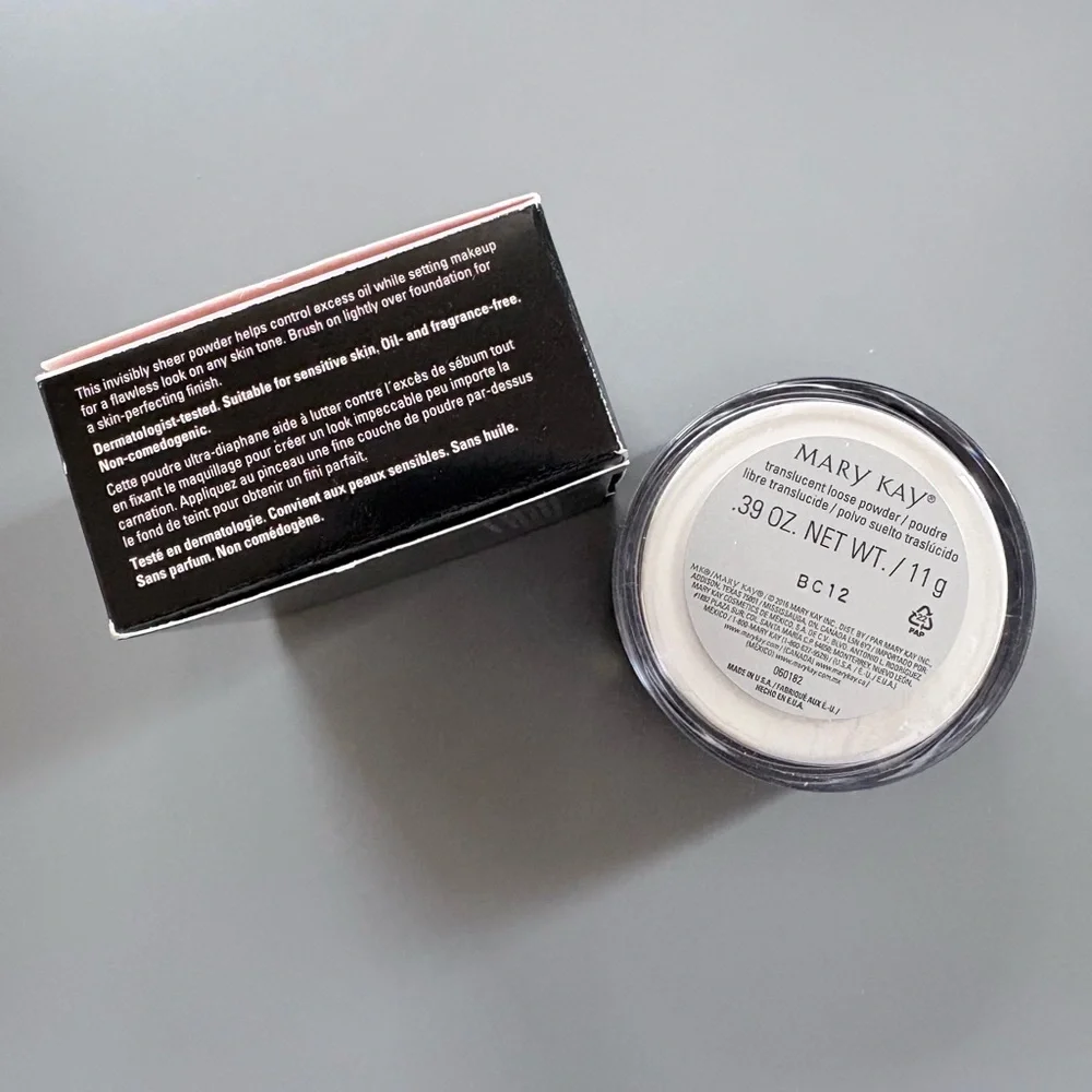 Mary Kay Translucent Loose Powder | 11g - Picture 2 of 3